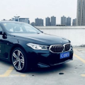 20多岁的小姐姐开宝马,20岁小姐姐的宝马传奇之旅